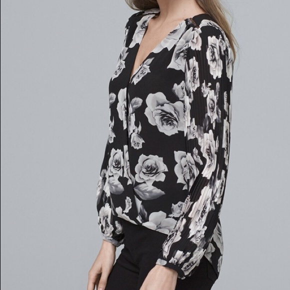 White House Black Market Tops - WHBM Floral-Print Pleat-Sleeve Black & White Blouse Size 10